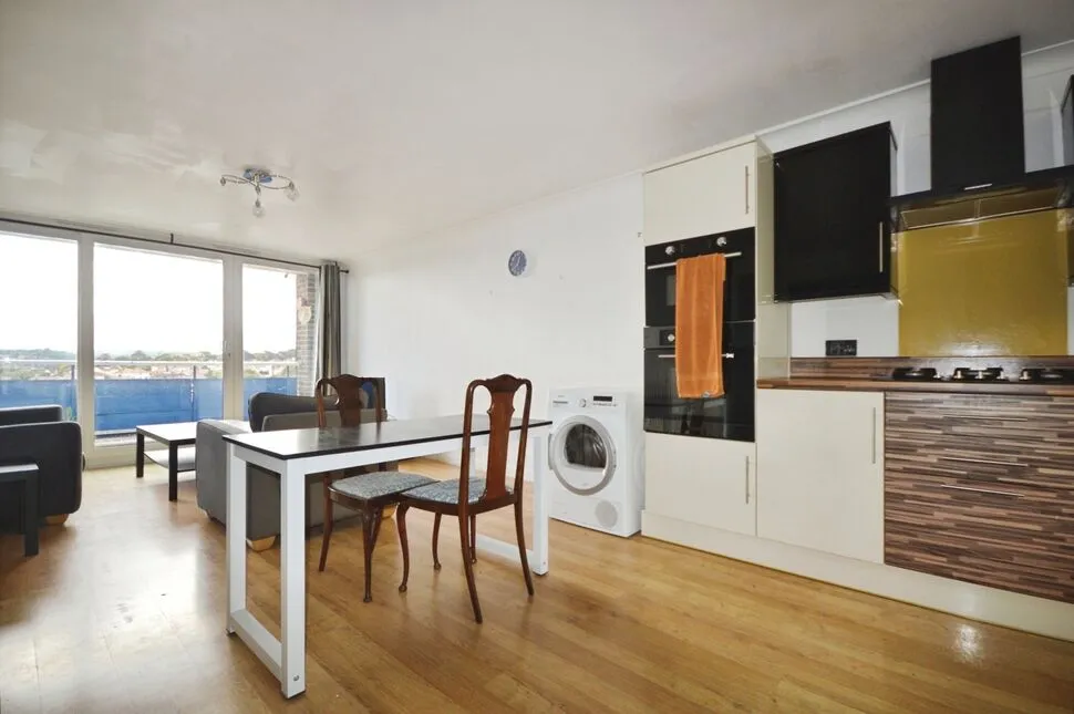 Humber Crescent, Rochester, Kent, ME2, photo 7