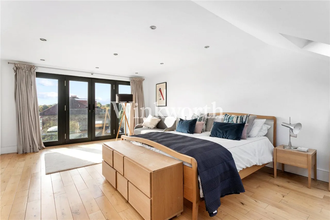 Fox Lane, London, N13, photo 11