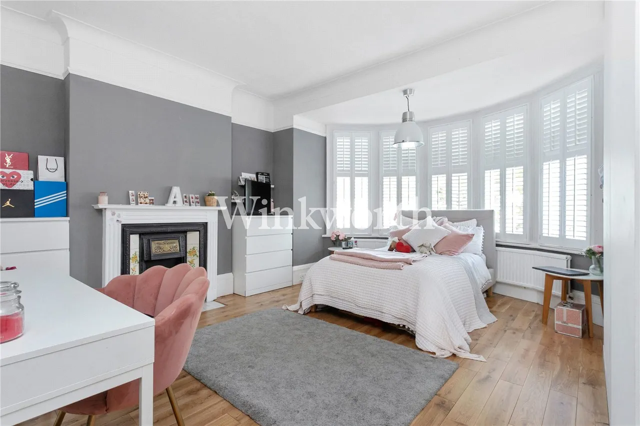 Fox Lane, London, N13, photo 5