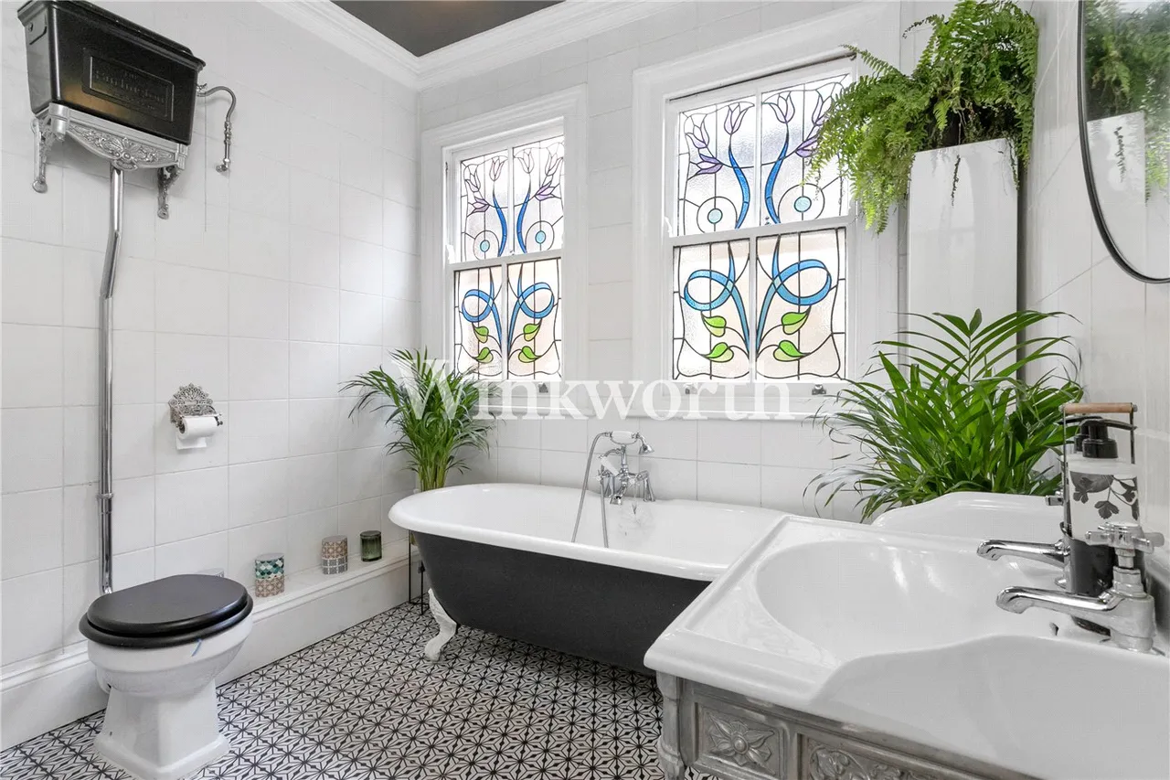 Fox Lane, London, N13, photo 7