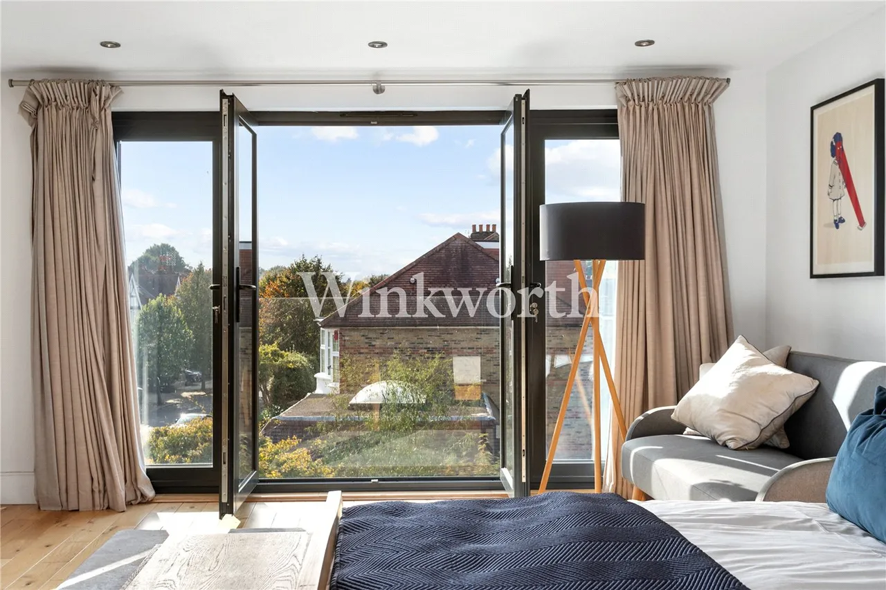 Fox Lane, London, N13, photo 12