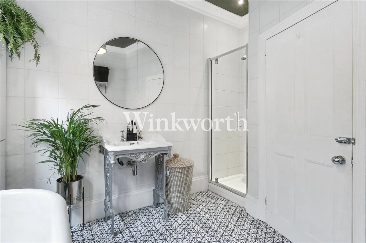 Fox Lane, London, N13, photo 8