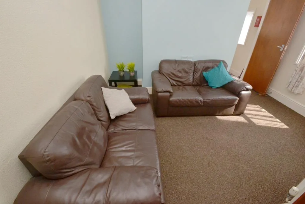 Henry Road, West Bridgford, NG2, photo 3