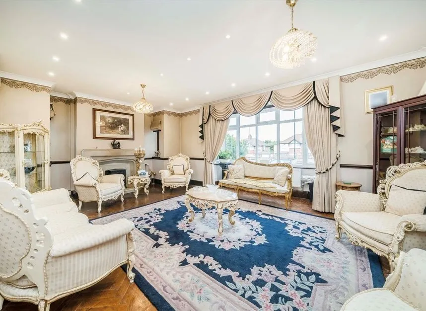 Tolworth Rise South, Surbiton, KT5, photo 2