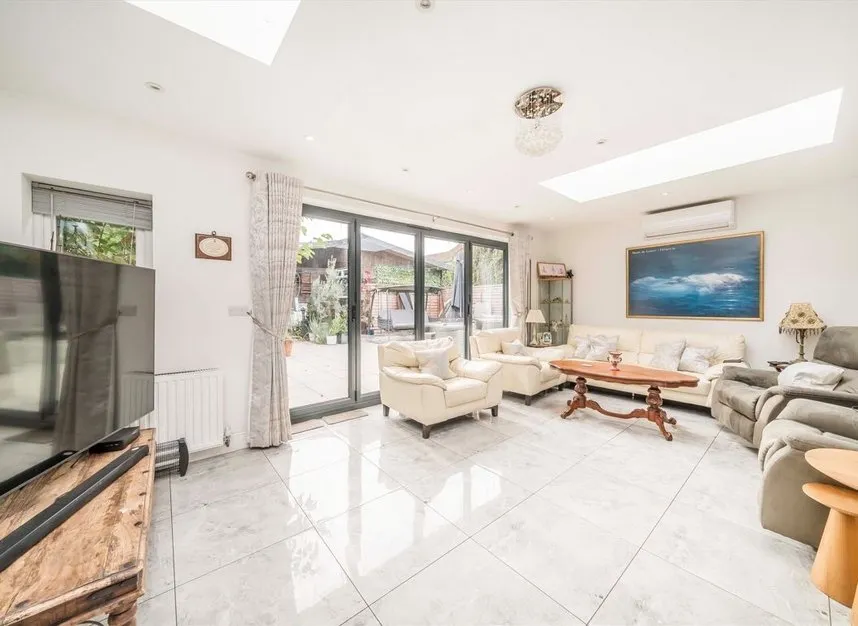 Tolworth Rise South, Surbiton, KT5, photo 4