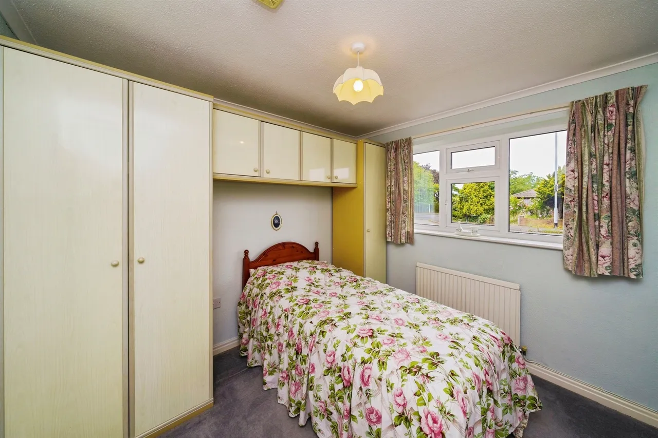 Mere Park Road, Greasby, Wirral, photo 11