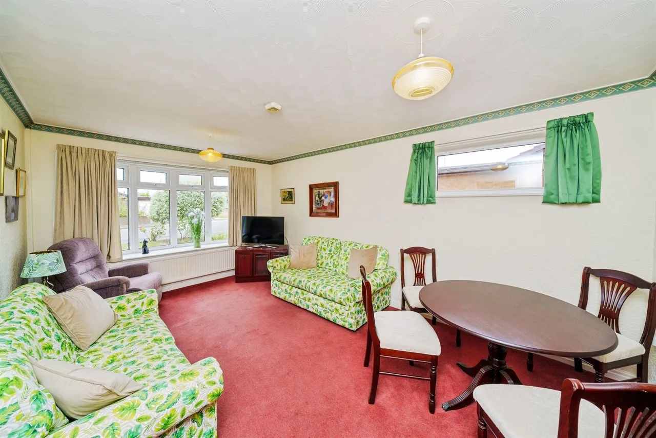 Mere Park Road, Greasby, Wirral, photo 2