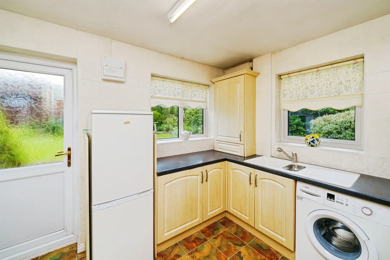 Mere Park Road, Greasby, Wirral, photo 6