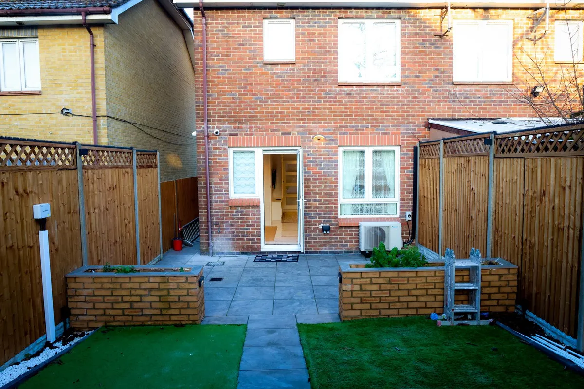 Halford Close, Edgware, HA8, photo 6