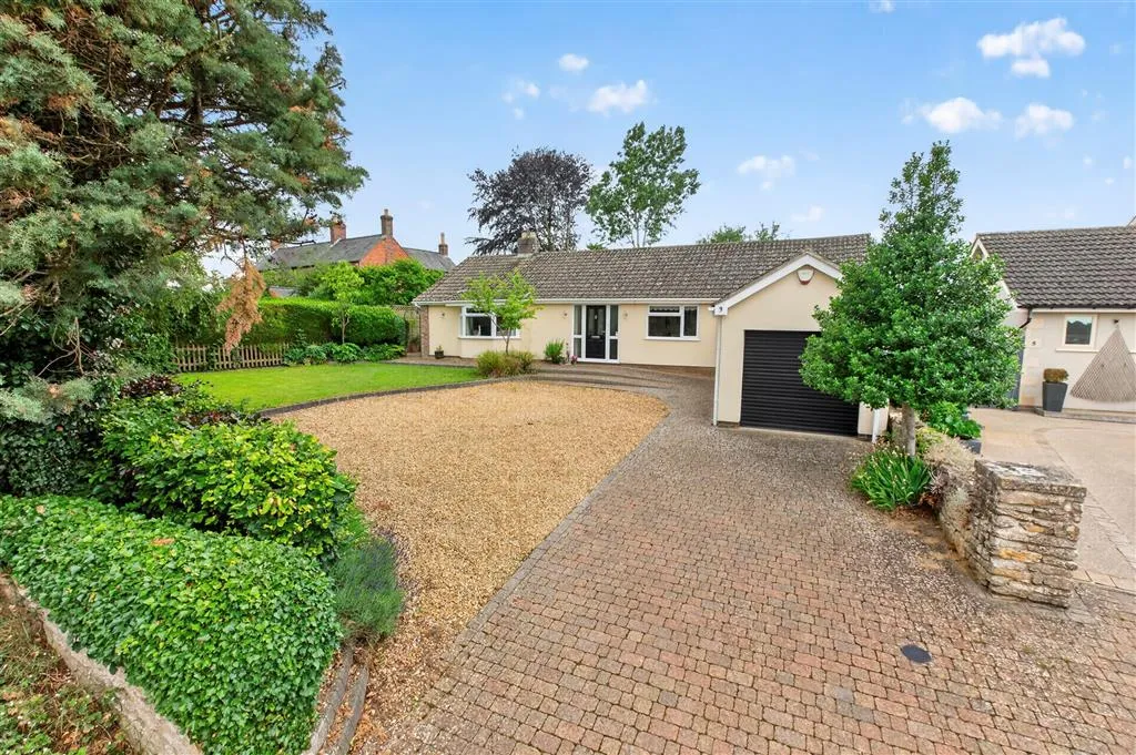 3 bed house for sale, North Luffenham Road, South Luffenham, LE15