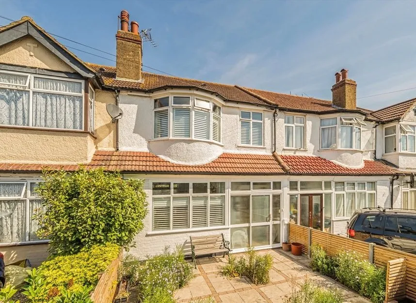 3 bed house for sale — Thornhill Road, Surbiton, KT6