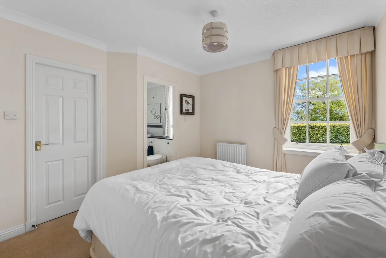 8A Southwood Place, Rosemount Avenue, Newton Mearns, photo 9