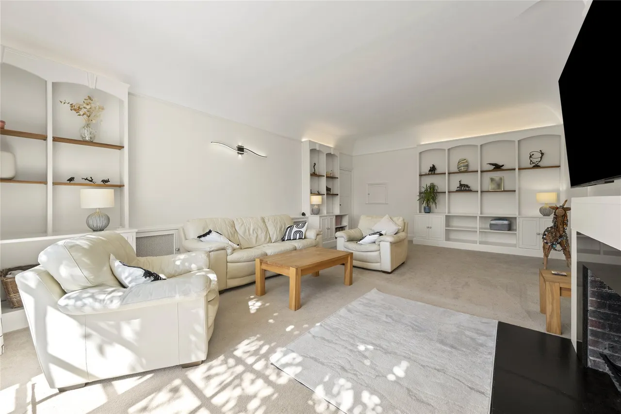 Hammerpond Road, Plummers Plain, Horsham, West Sussex, RH13, photo 7