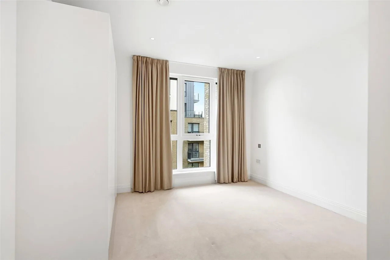 Pinewood Gardens, Teddington, TW11 9FH, photo 6
