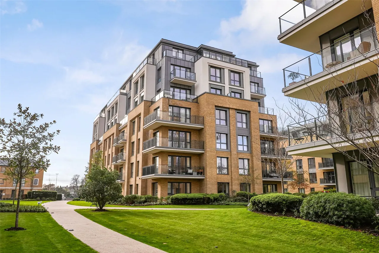 Pinewood Gardens, Teddington, TW11 9FH, photo 8