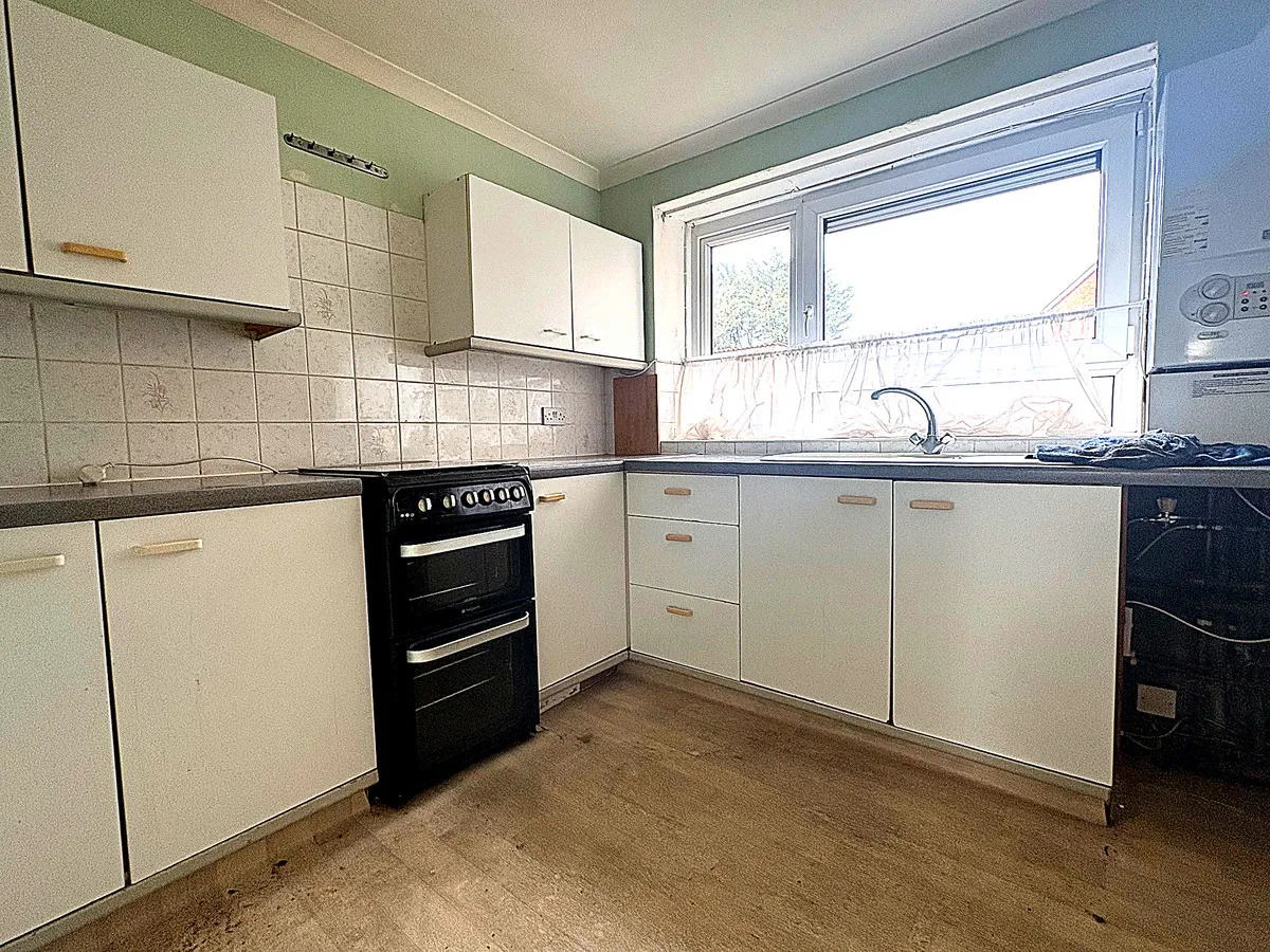 Turpin Avenue, Romford, Collier Row, RM5 2LS, photo 4