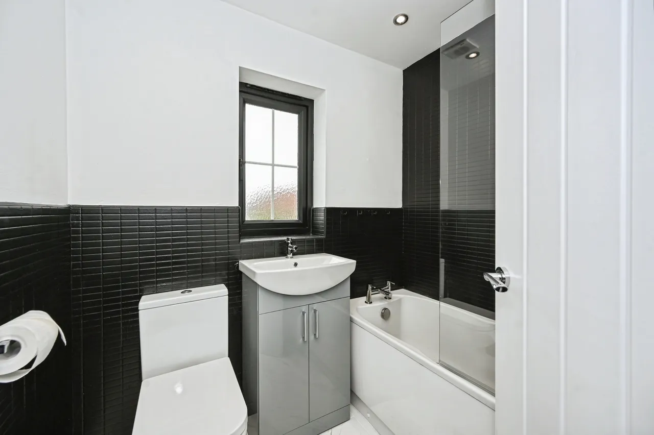 Rollesby Gardens, St. Helens, WA9, photo 19