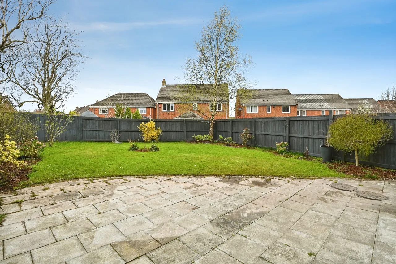 Rollesby Gardens, St. Helens, WA9, photo 18