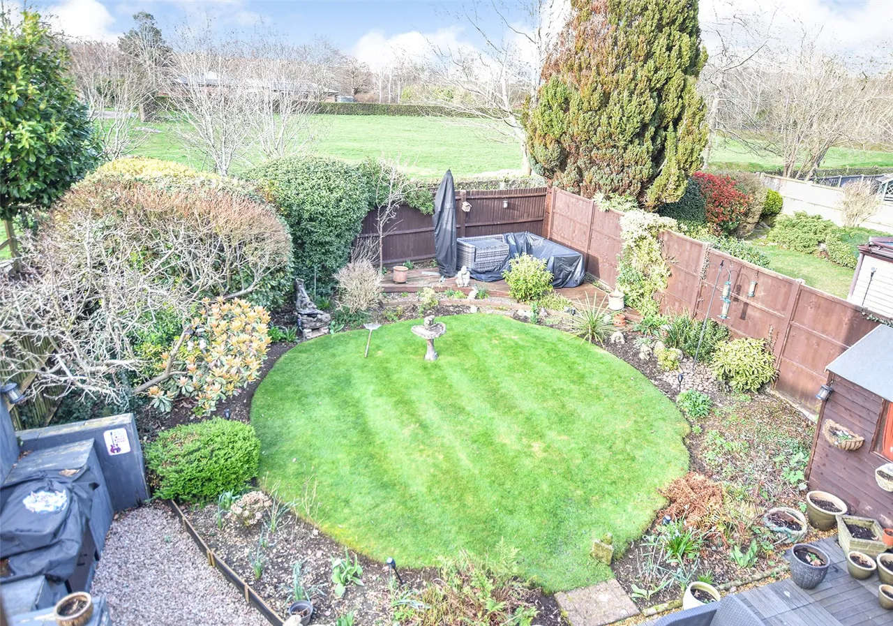 Newton Road, Farnborough, Hampshire, GU14 8BN, photo 8