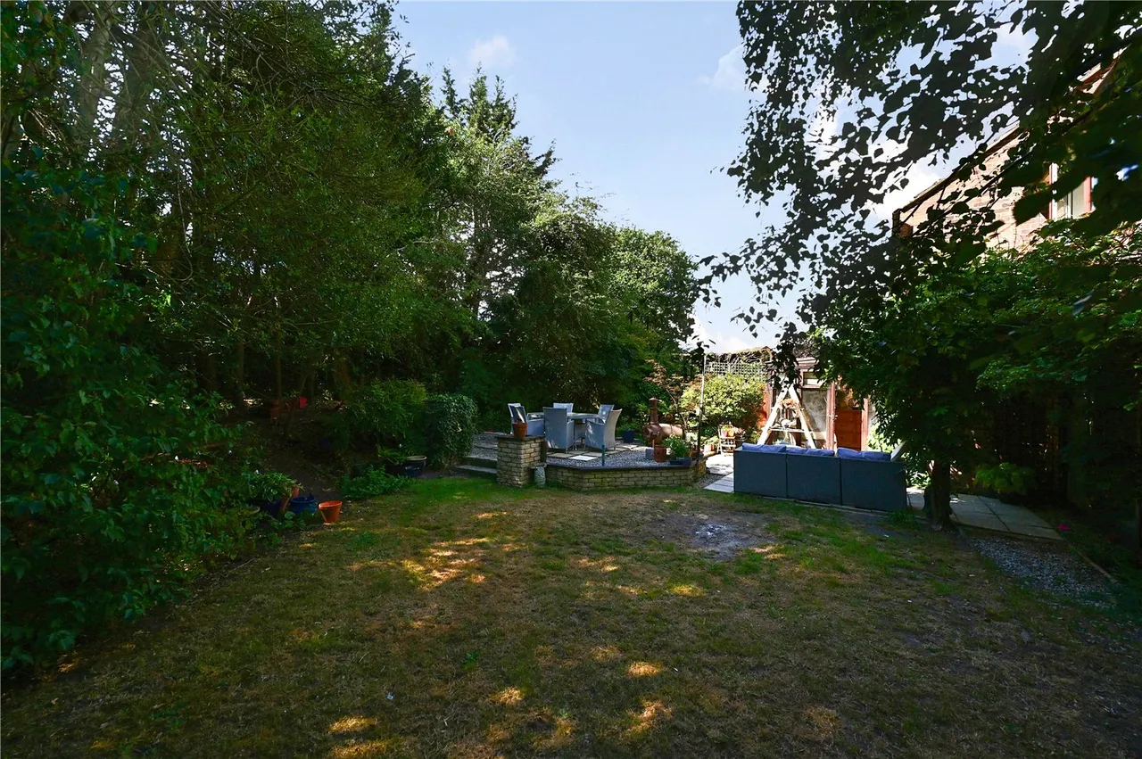 Heron Close, Mytchett, Camberley, Surrey, GU16 6JH, photo 15