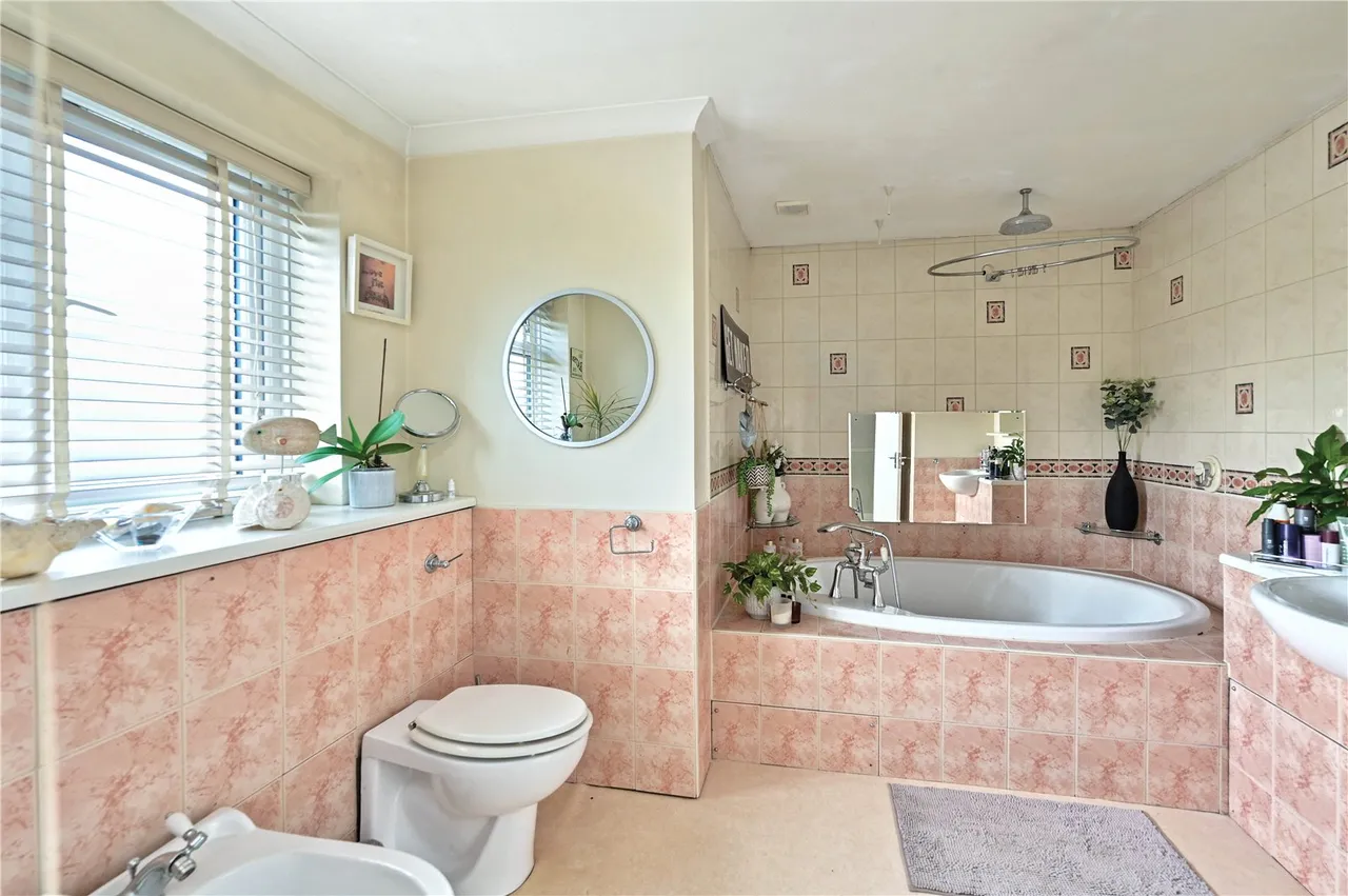 Heron Close, Mytchett, Camberley, Surrey, GU16 6JH, photo 11