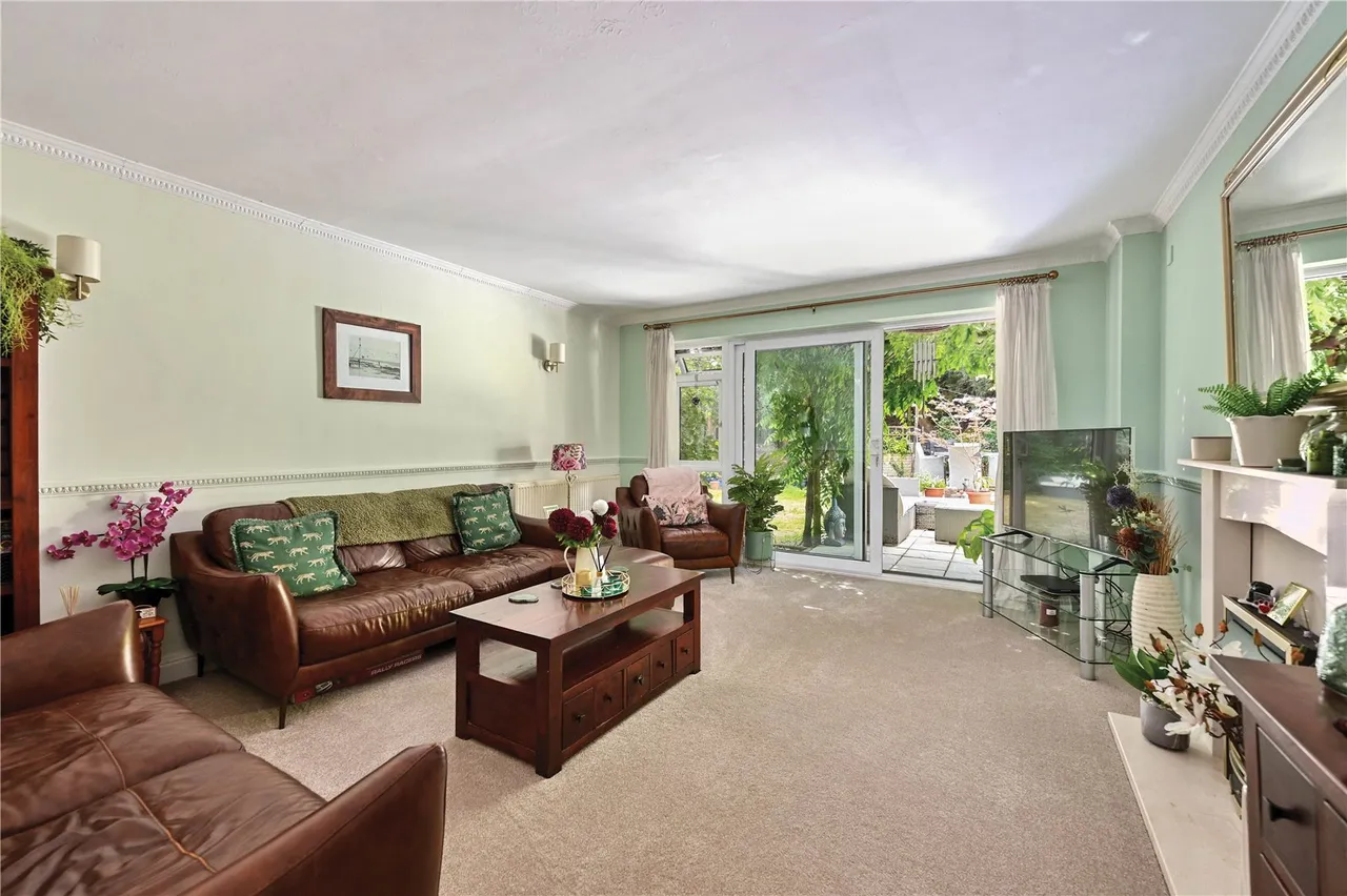Heron Close, Mytchett, Camberley, Surrey, GU16 6JH, photo 2