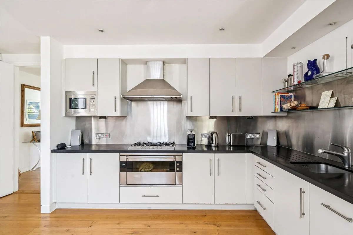 Battersea High Street, London, SW11, photo 9