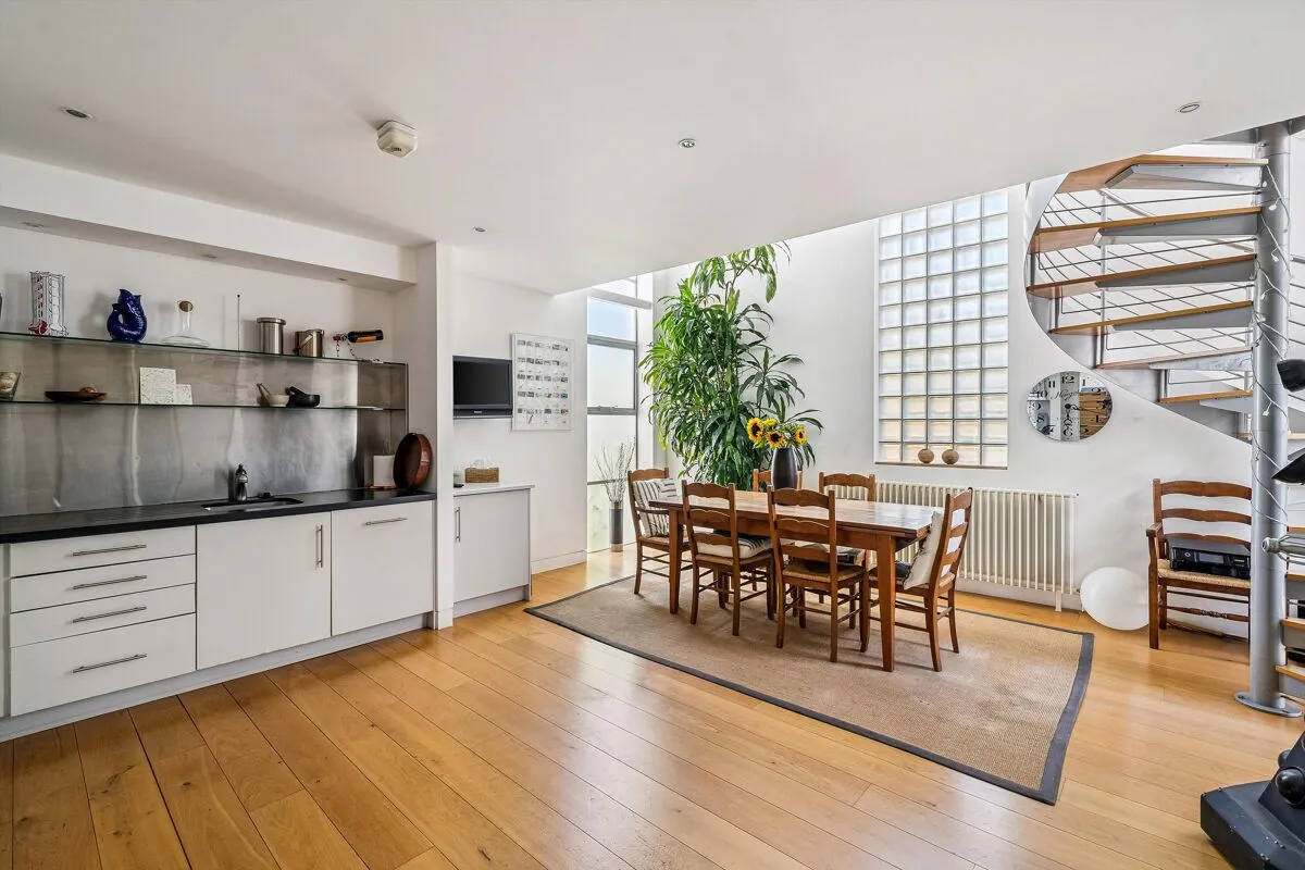 Battersea High Street, London, SW11, photo 11