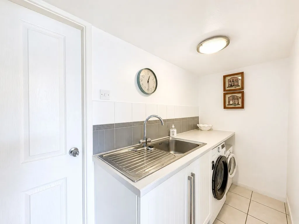 Wedgewood Close, Burntwood, WS7, photo 12