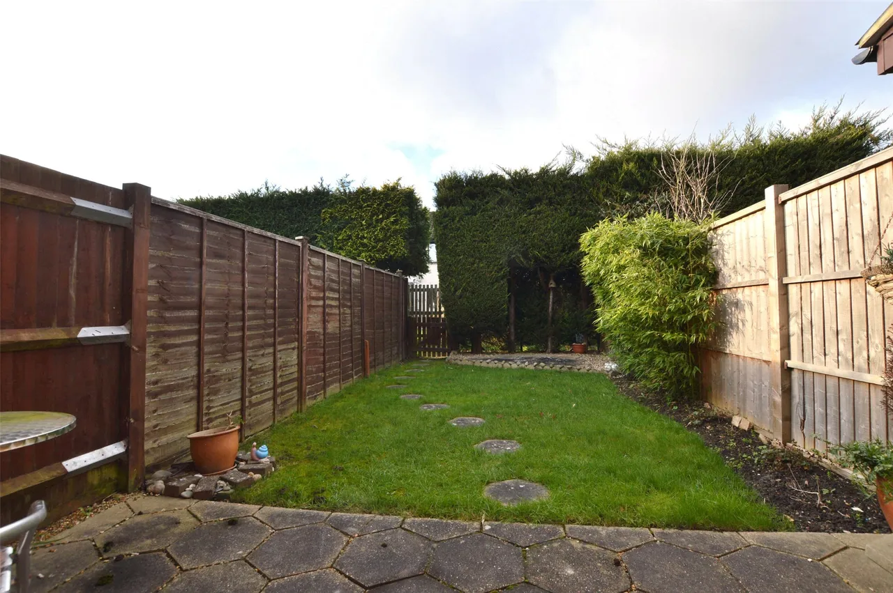 Russet Close, Horley, RH6 9GE, photo 5