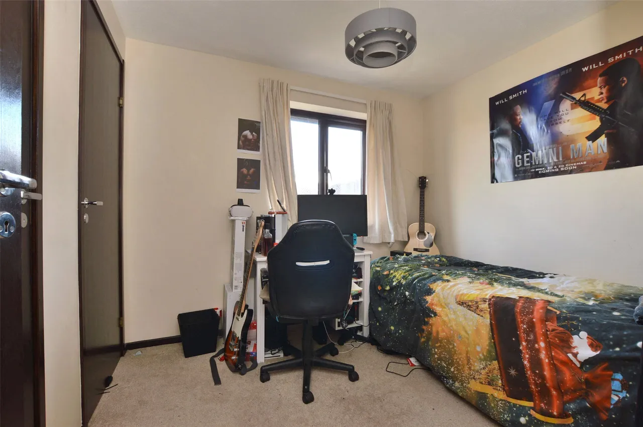 Russet Close, Horley, RH6 9GE, photo 8