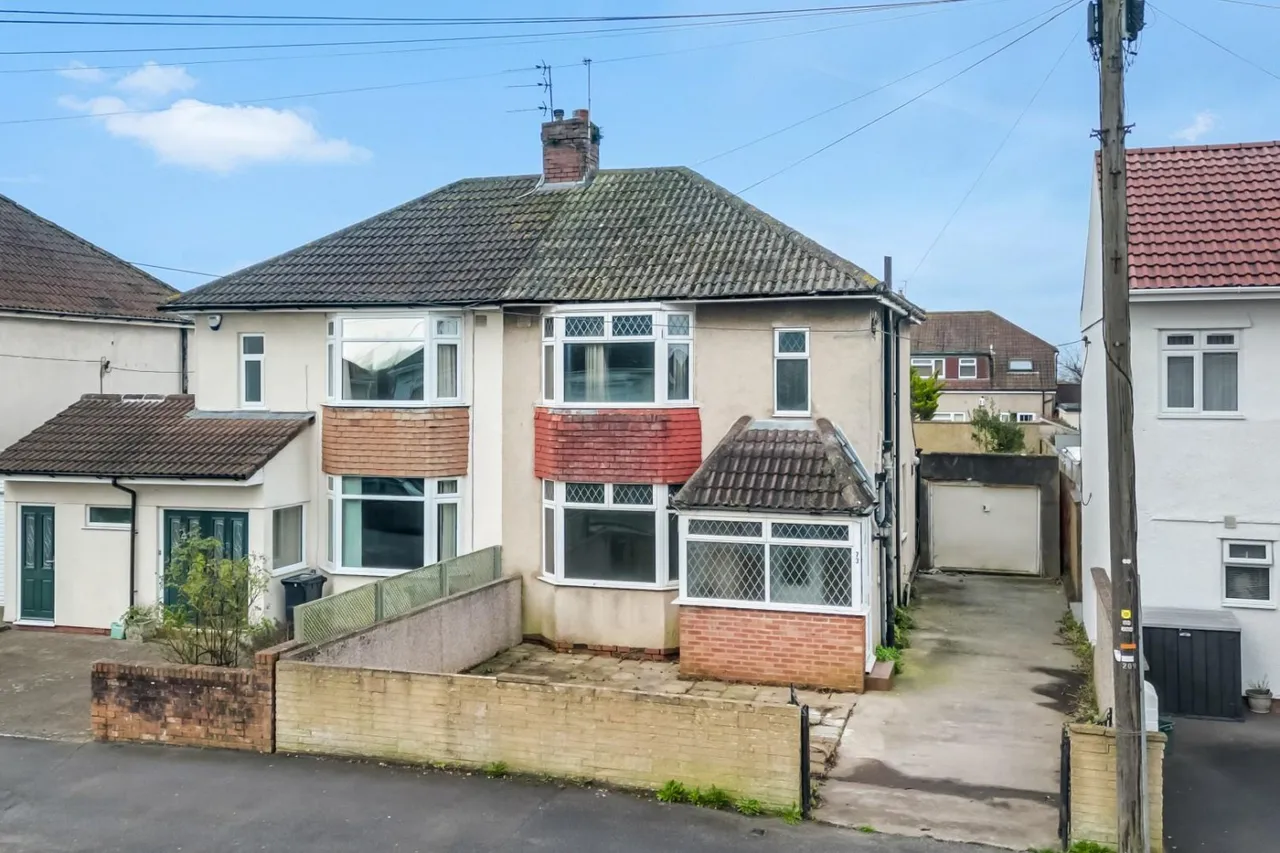 3 bed house for sale — Ridgeway Lane, Bristol