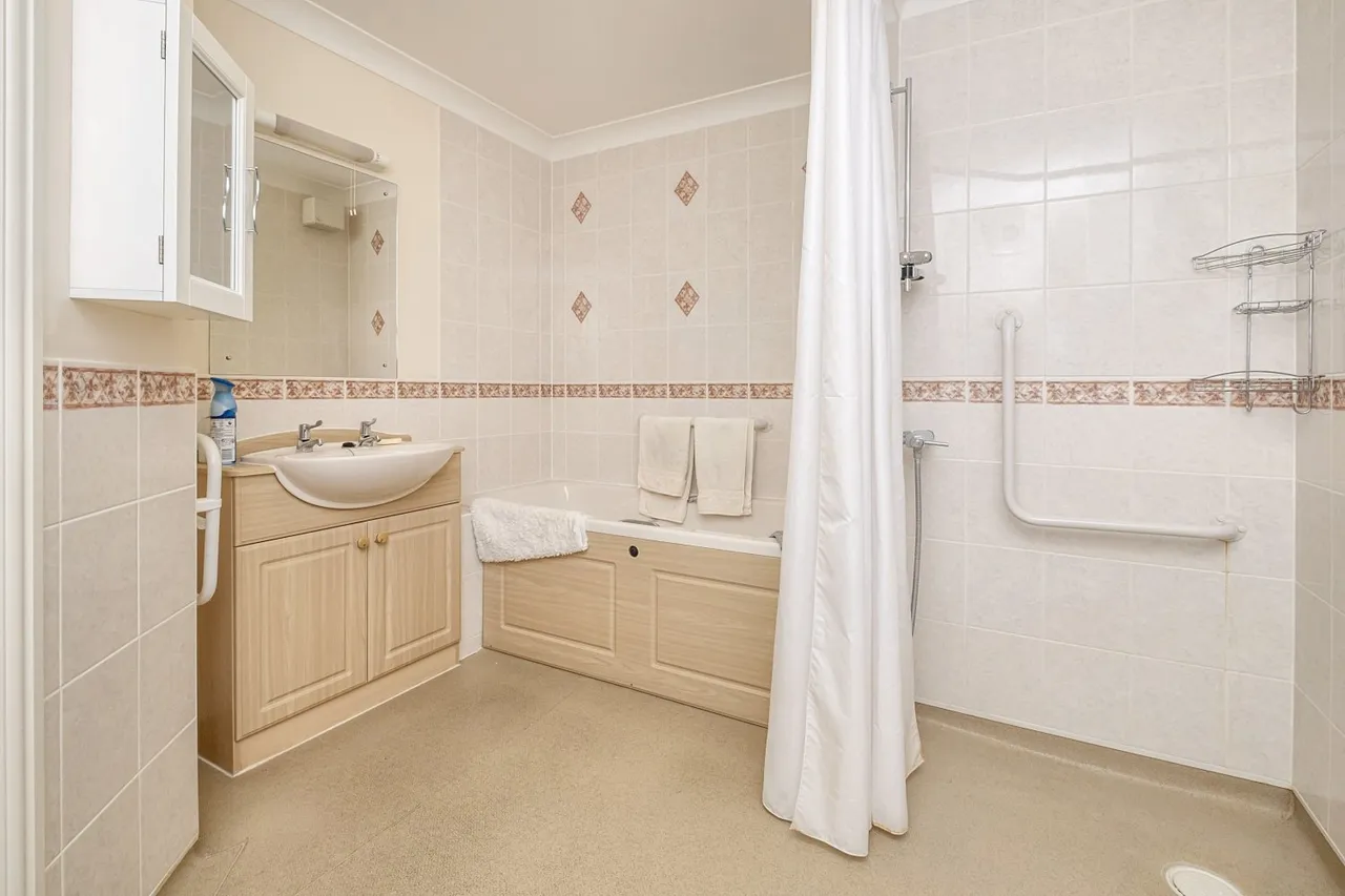 Kingsley Court, Aldershot, GU11, photo 5
