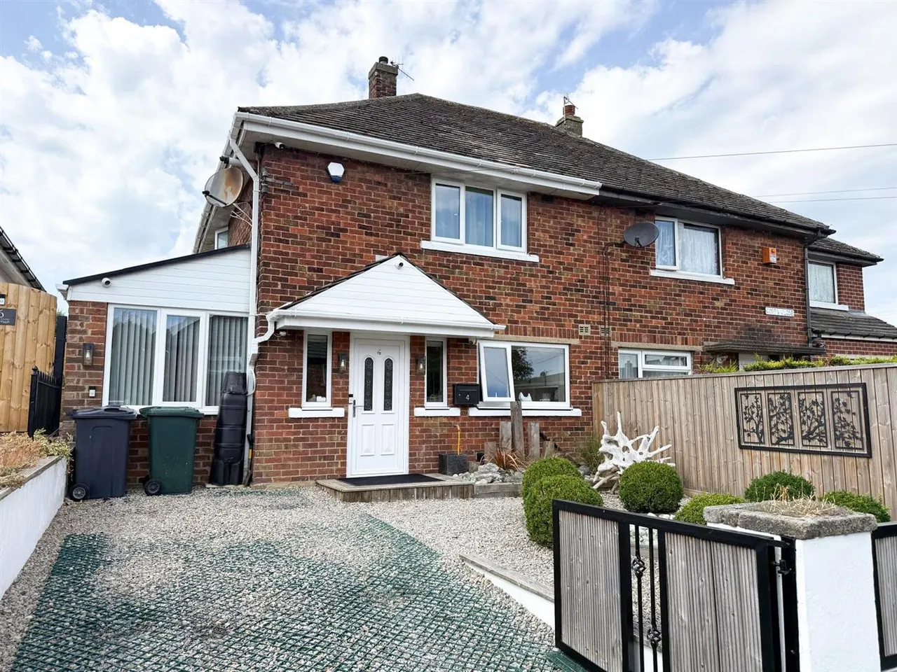 2 bed house for sale — Coppy Close, Bingley, BD16 1TD