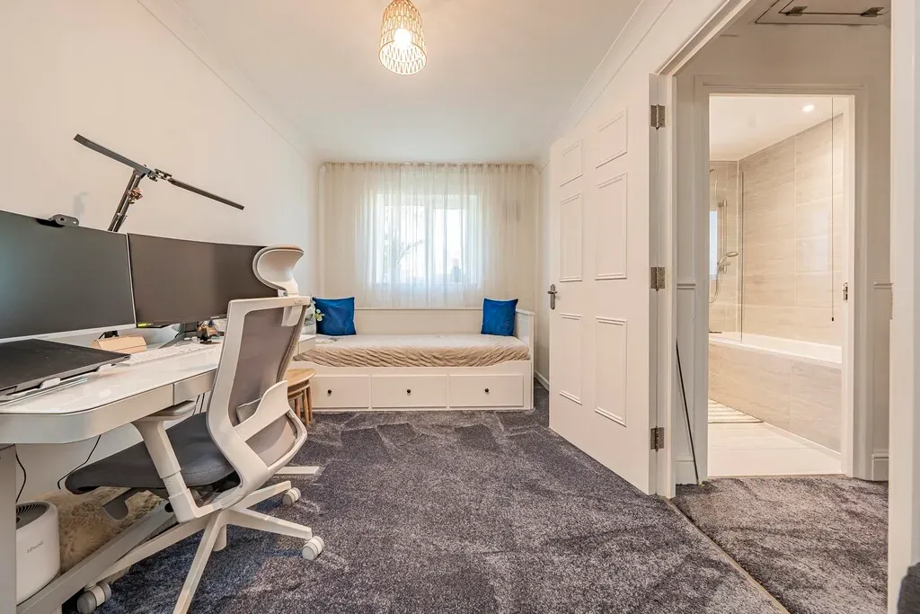 Warwick Road, West Drayton, UB7, photo 14