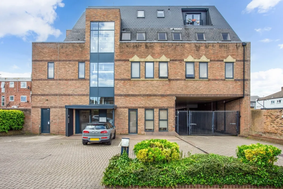 St. Leonards Road, Windsor, SL4, photo 13