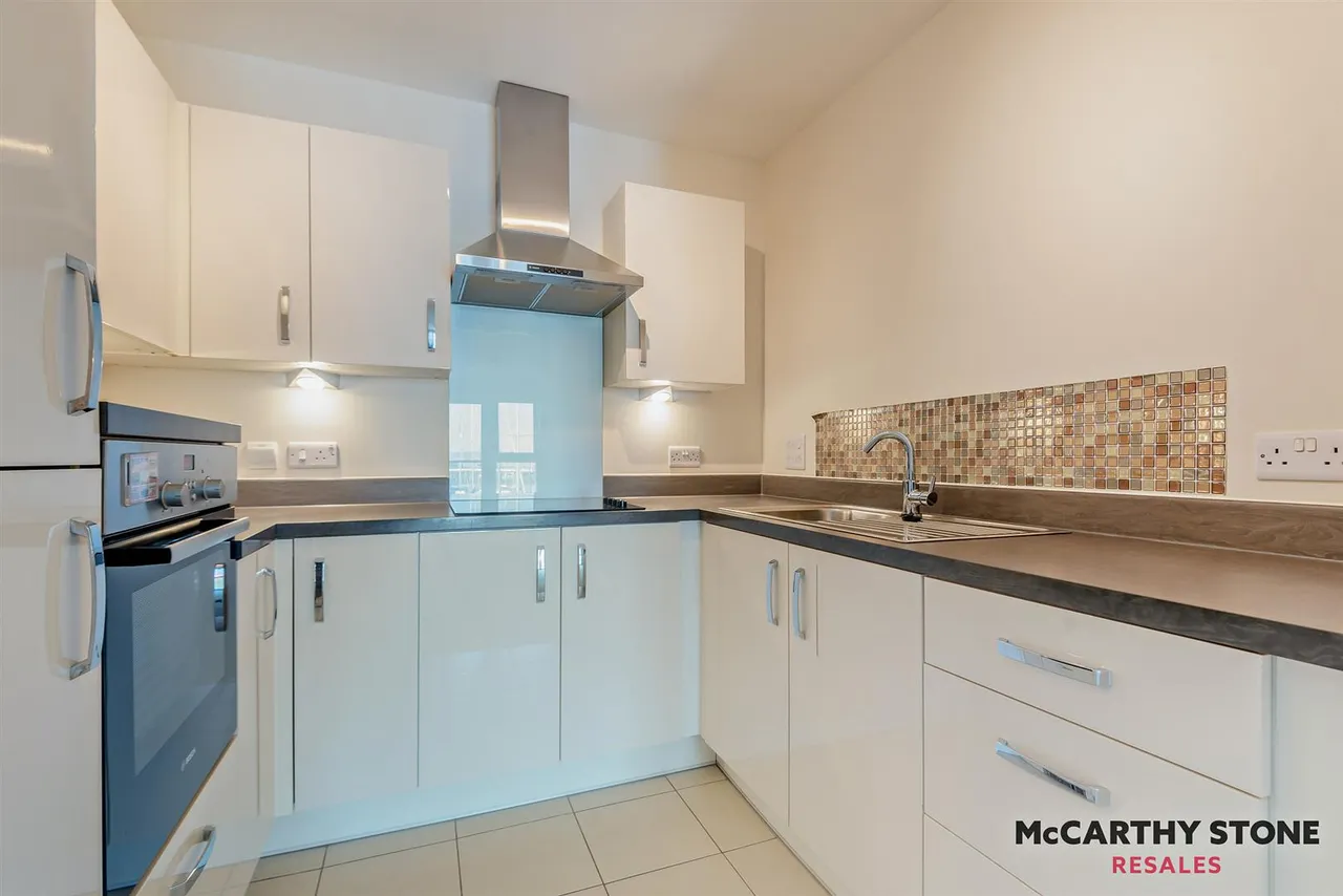 1 bed flat for sale, Harbour Road, Gosport, PO12