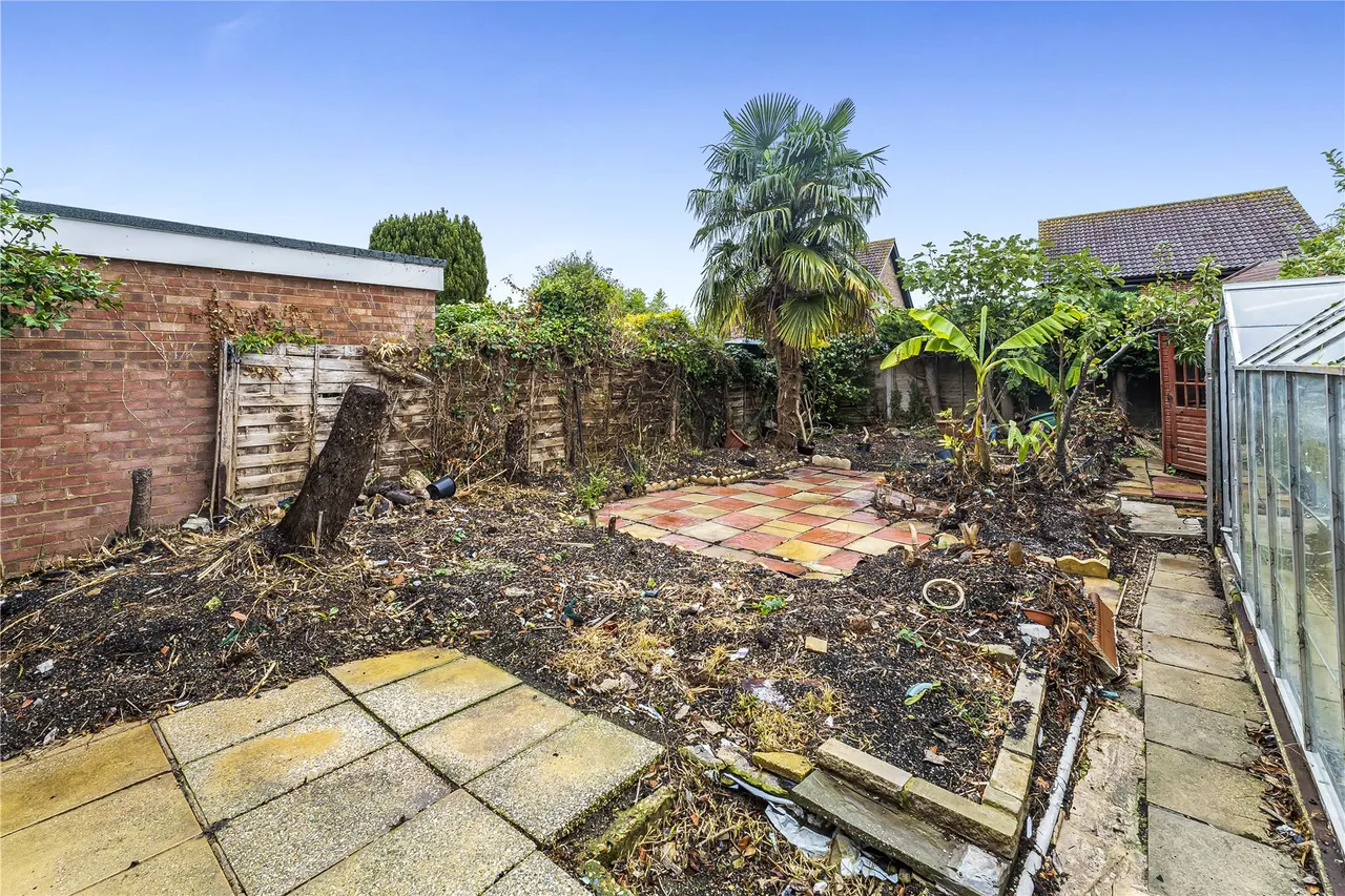 Pilgrims Way, Bisley, GU24, photo 4