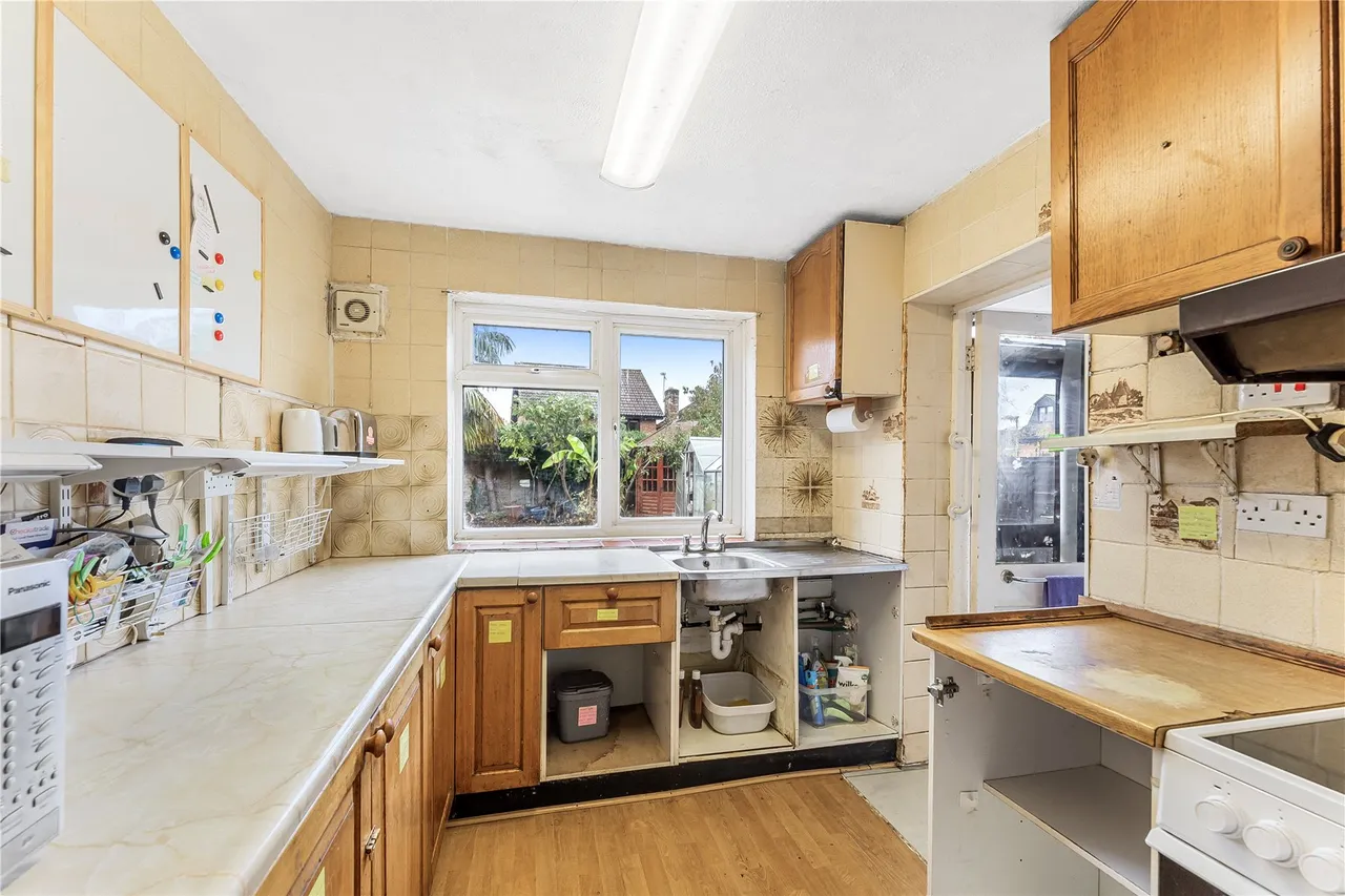 Pilgrims Way, Bisley, GU24, photo 5