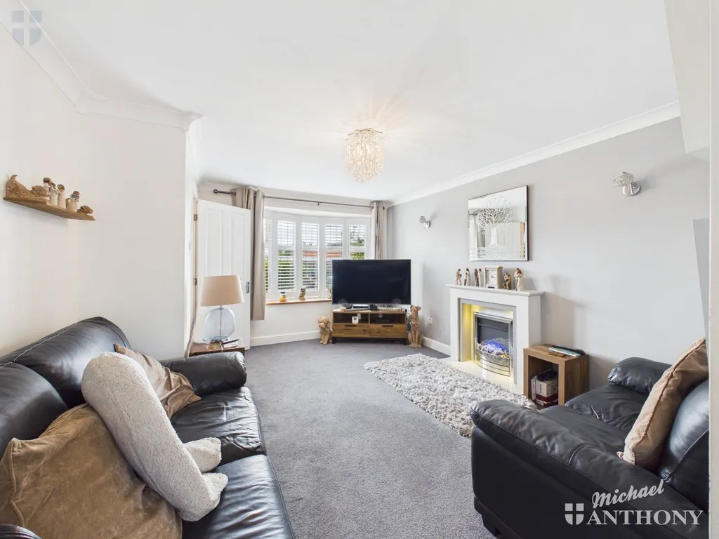 Hazlehurst Drive, Aylesbury, HP21 9TJ, photo 2