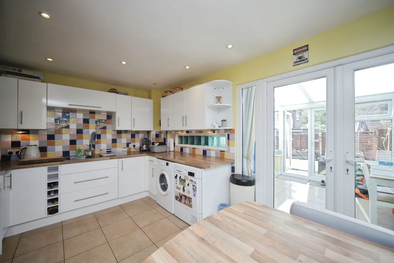 Laburnum Road, WELLINGTON, photo 4