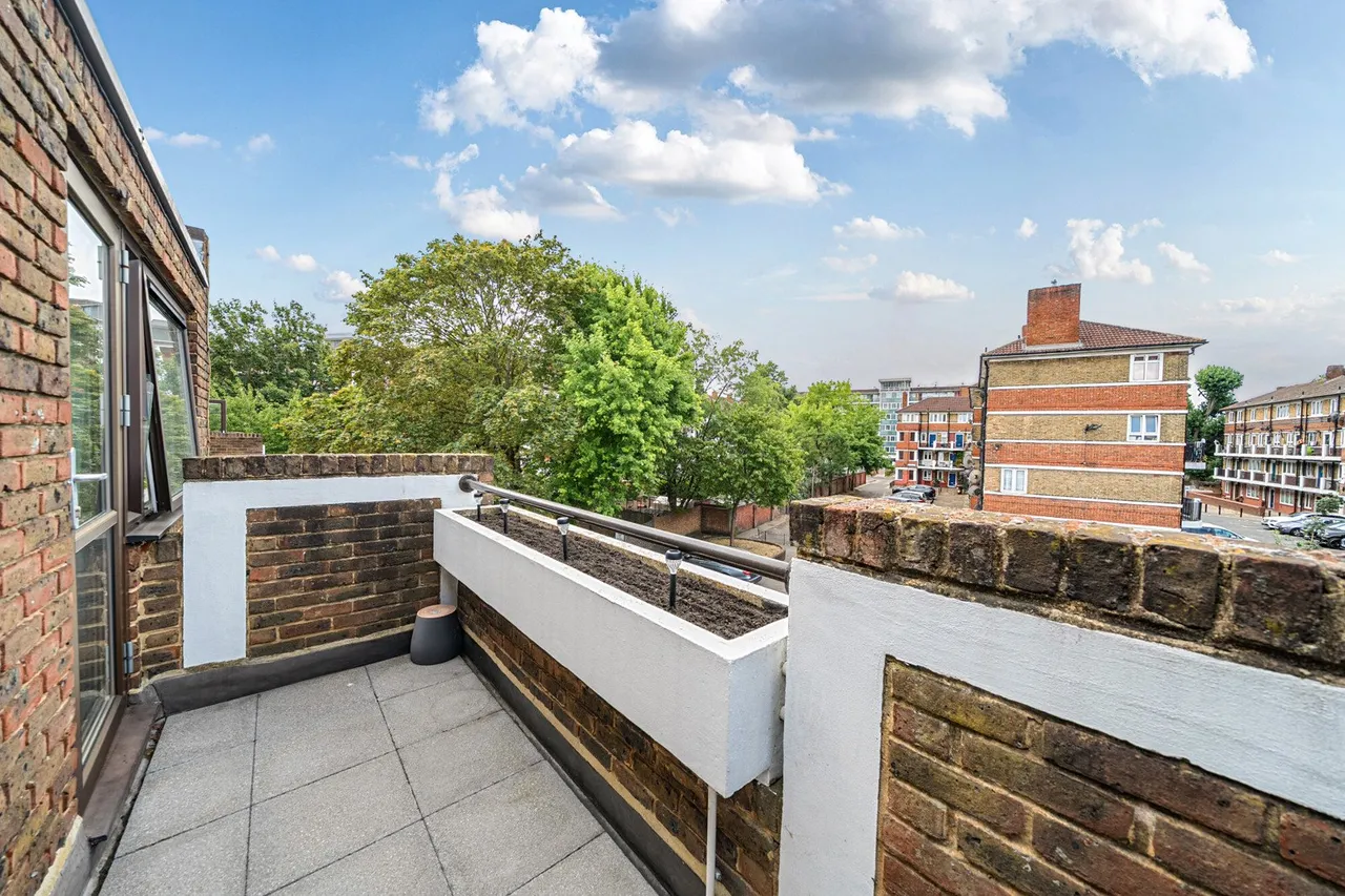 Southwark Park Road, SE16, photo 12