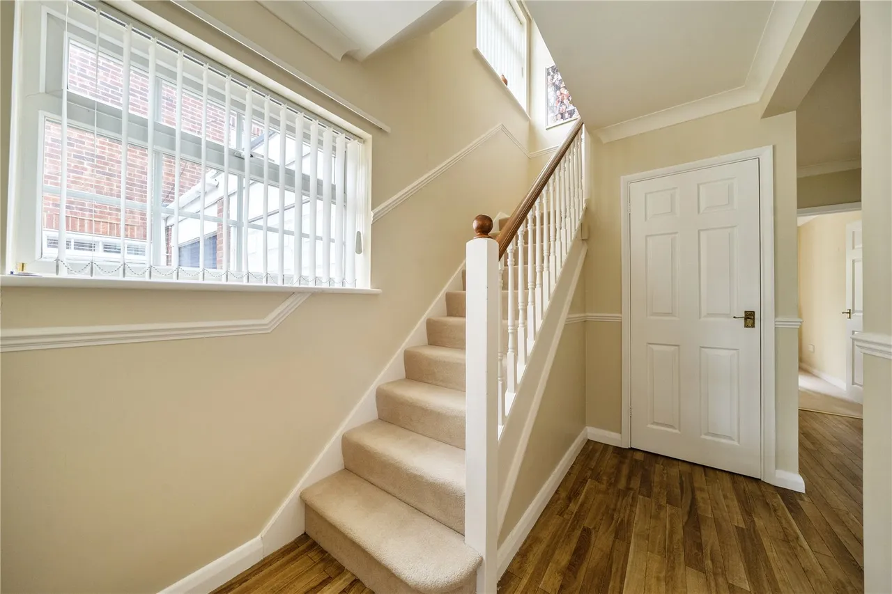 Springfield Avenue, Hartley Wintney, Hampshire, RG27 8SF, photo 9