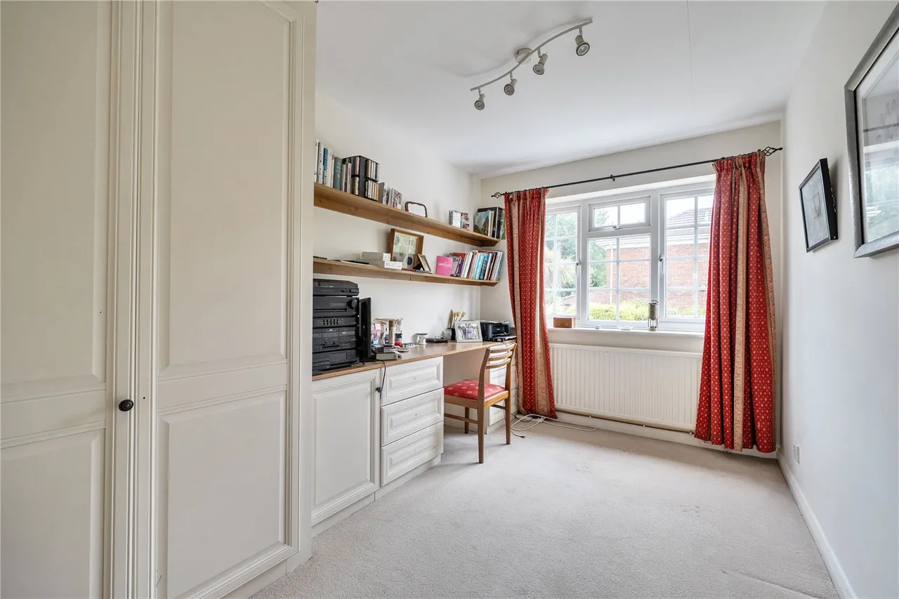 Springfield Avenue, Hartley Wintney, Hampshire, RG27 8SF, photo 13