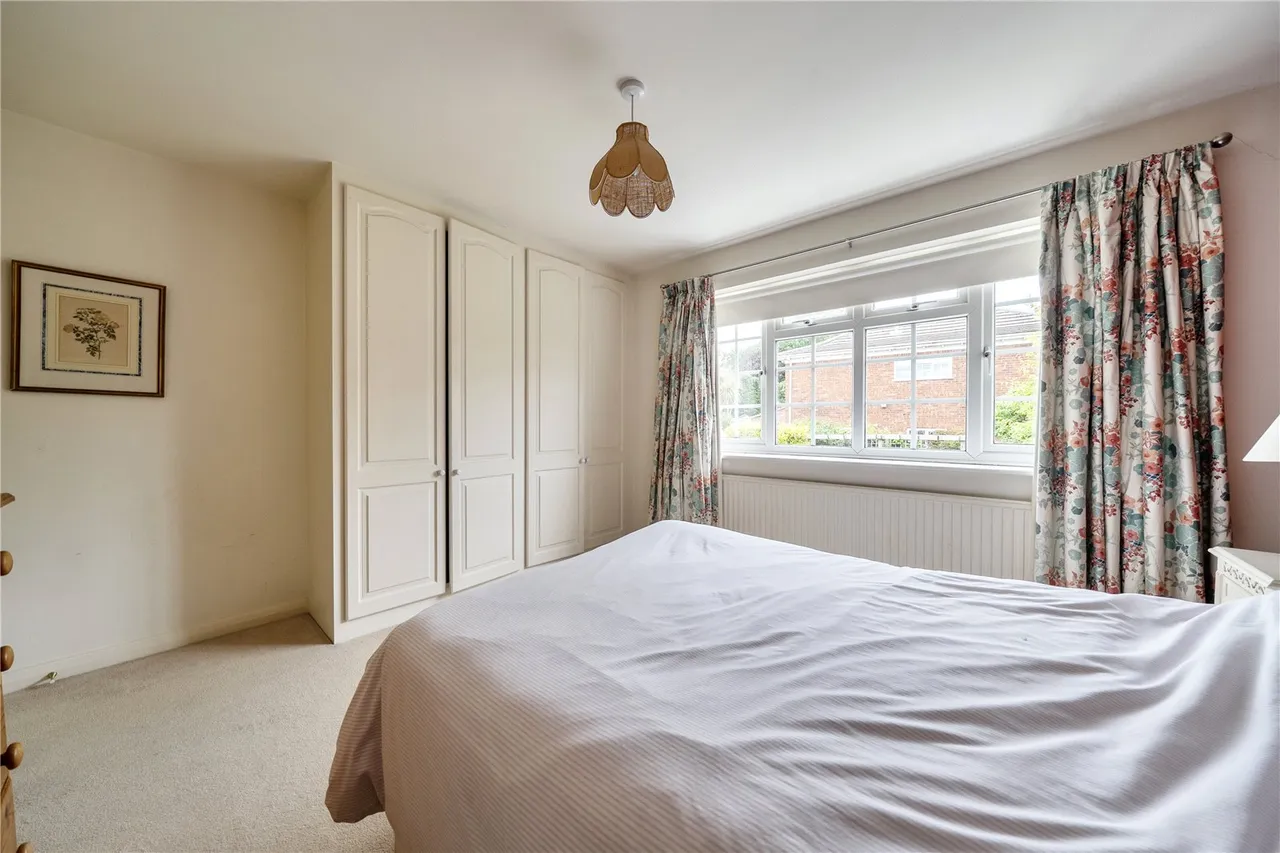 Springfield Avenue, Hartley Wintney, Hampshire, RG27 8SF, photo 12