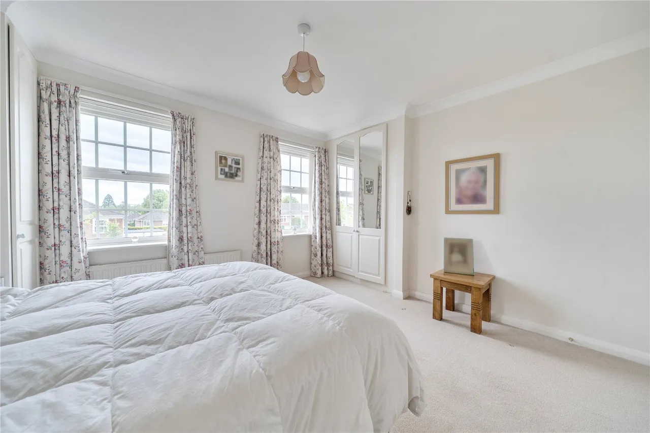 Springfield Avenue, Hartley Wintney, Hampshire, RG27 8SF, photo 11