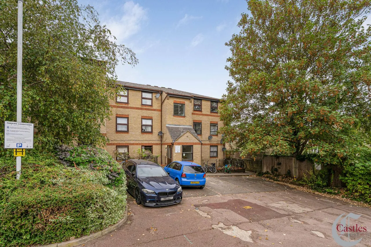 2 bed flat for sale, Edmeston Close, London, E9