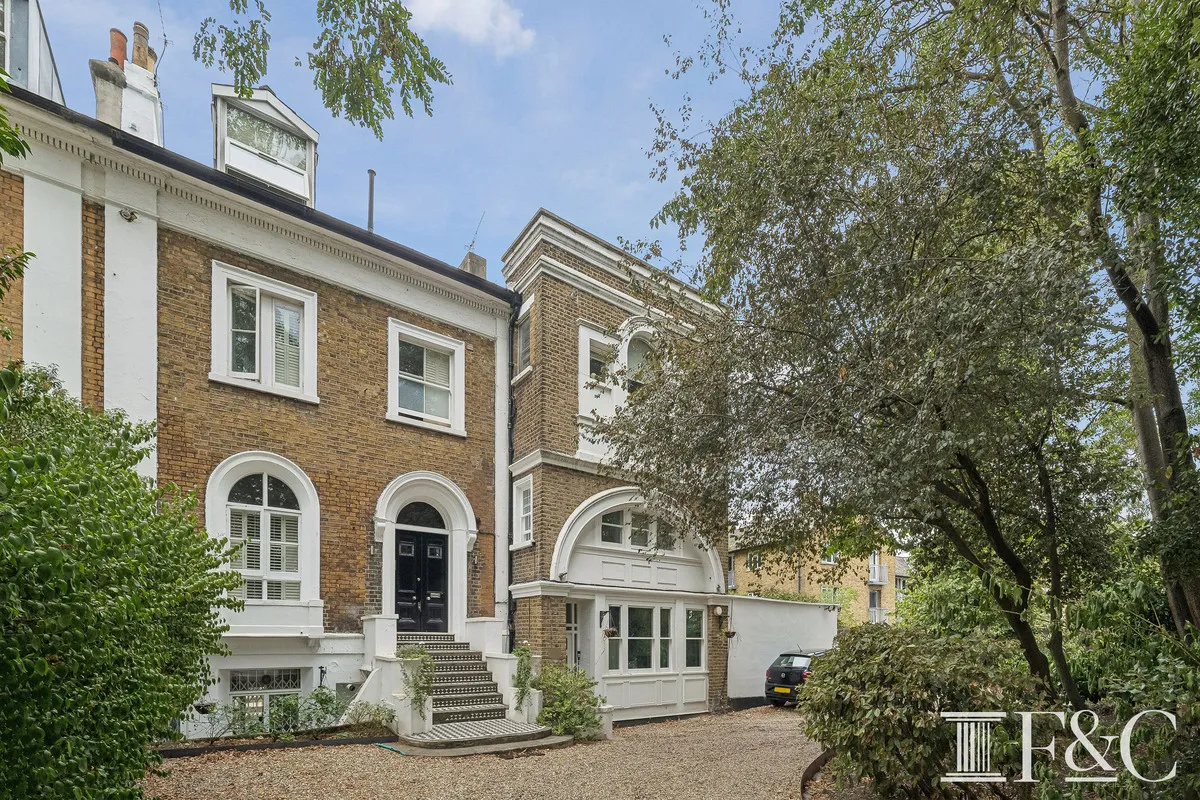 2 bed flat to rent, Castelnau, London, SW13