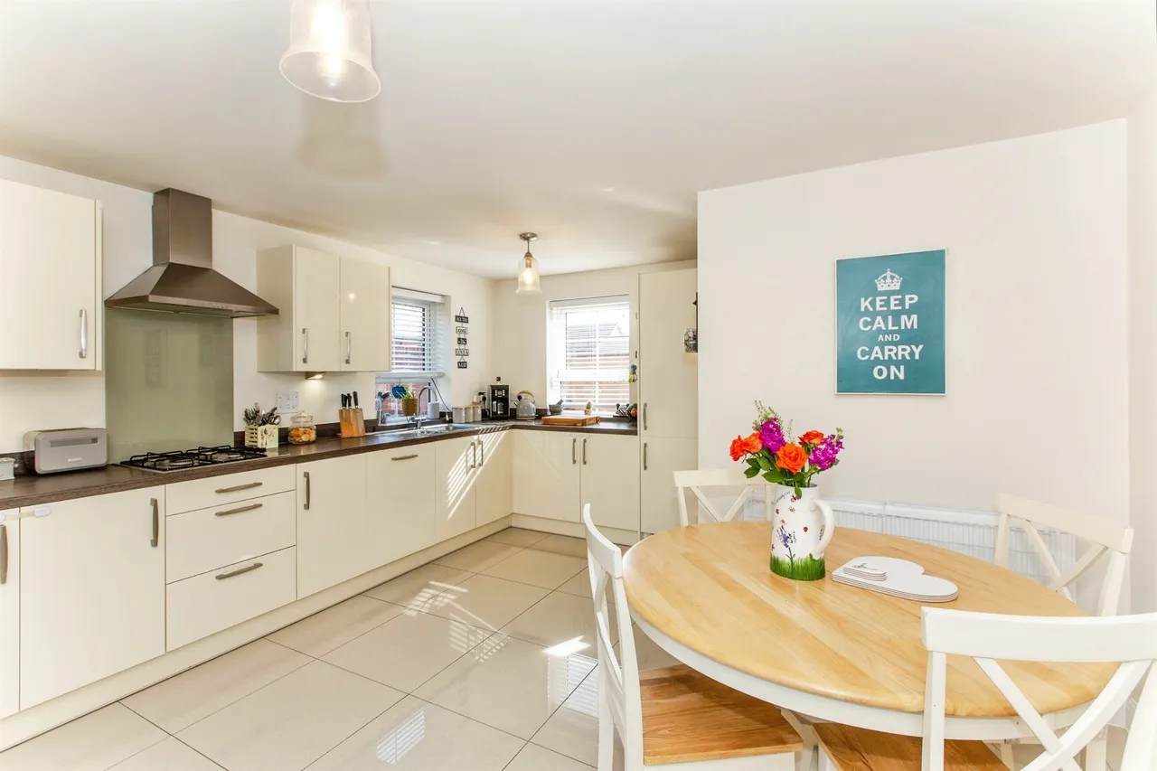 Magpie Road, Kettering, NN14, photo 2