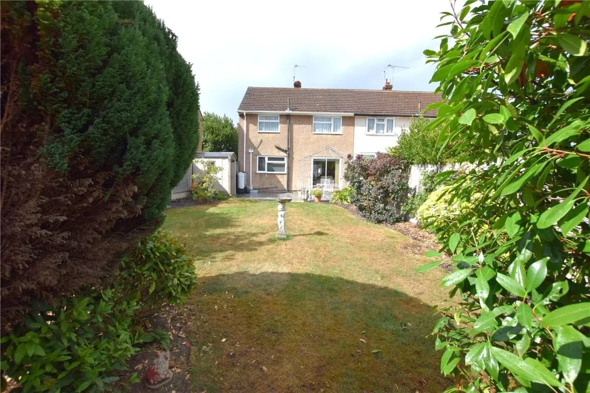 Perring Avenue, Farnborough, Hampshire, GU14 9DA, photo 5